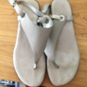 Aerosoles  flat sandals  in  grey size 9